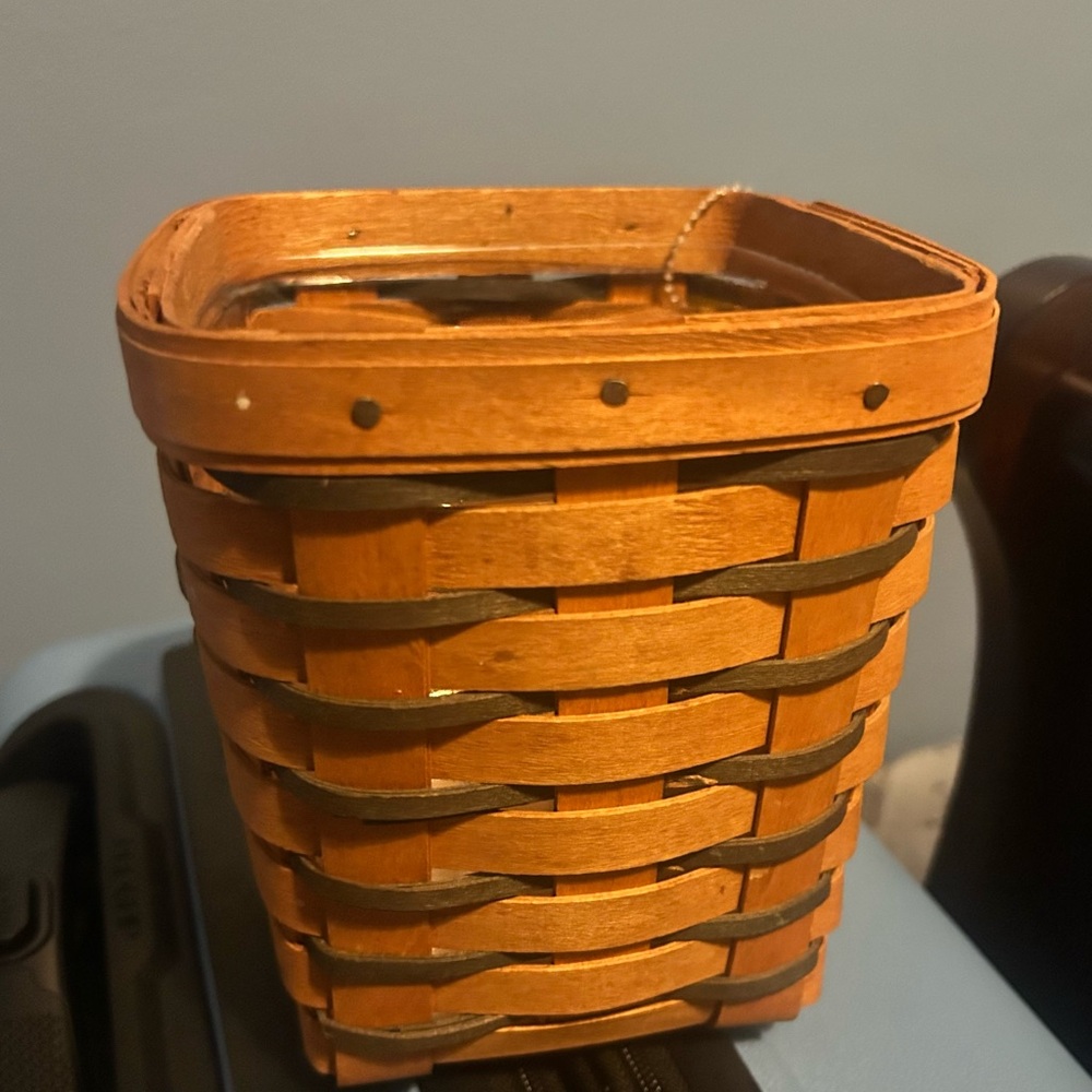 Vintage 1994 Longaberger Utensil basket with plastic insert